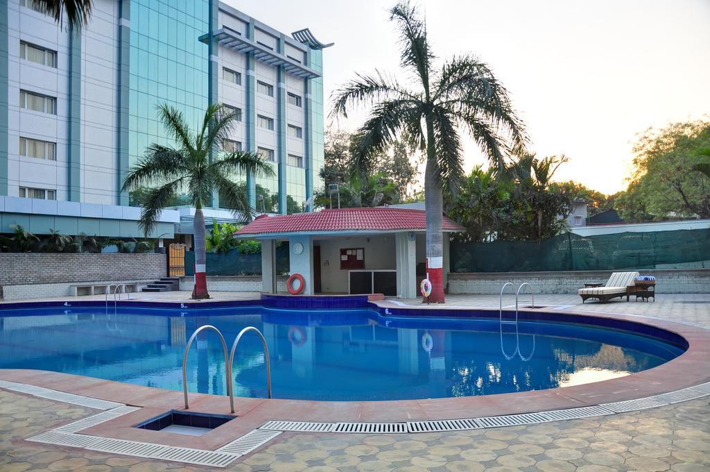 มณสโรวร เดอะ เฟิร์น ไฮเดอราบัด Hotel ภายนอก รูปภาพ